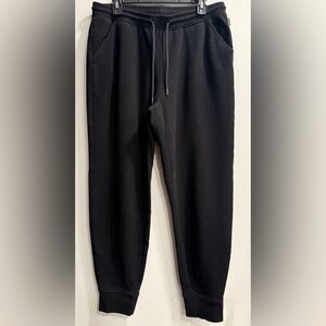 Eddie Bauer Mid Rise Fleece Jogger Sweatpants
Black, size Medium